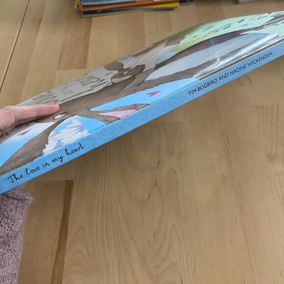 The Love In My Heart Oversized Hardback Lap Book - Picture 7 of 7